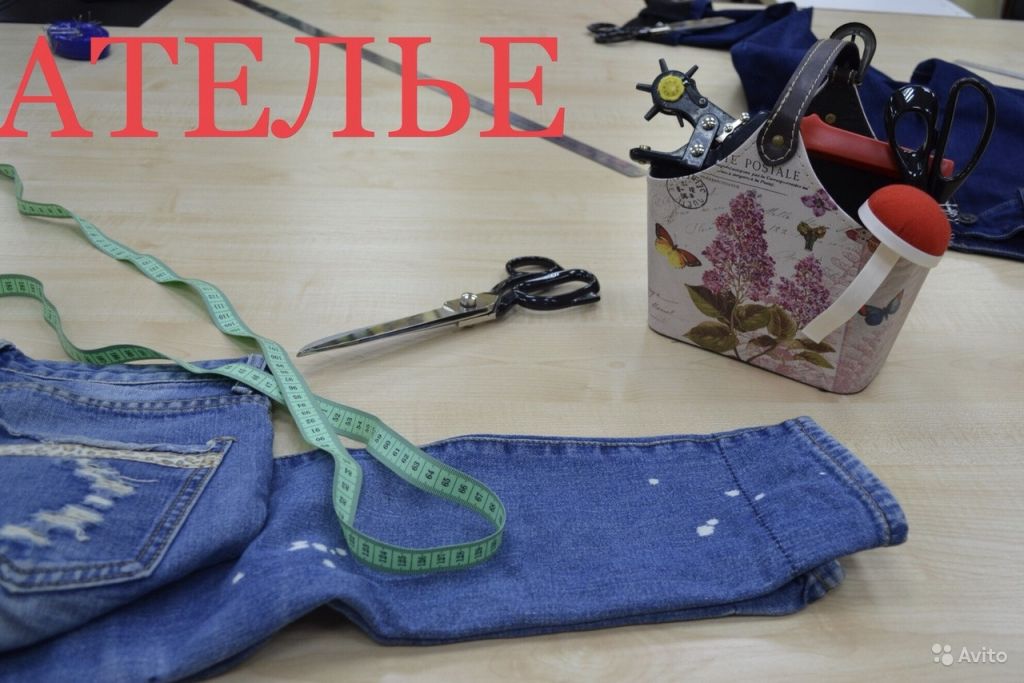 Требуется швея-портной по ремонту одежды в Москве. Фото 1