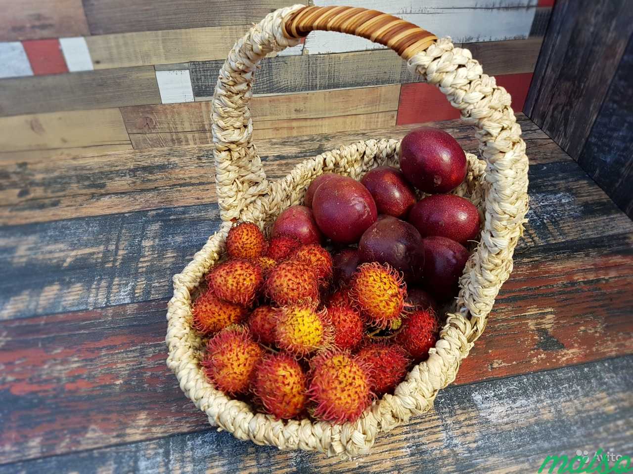 Корзина фруктов из тайланда