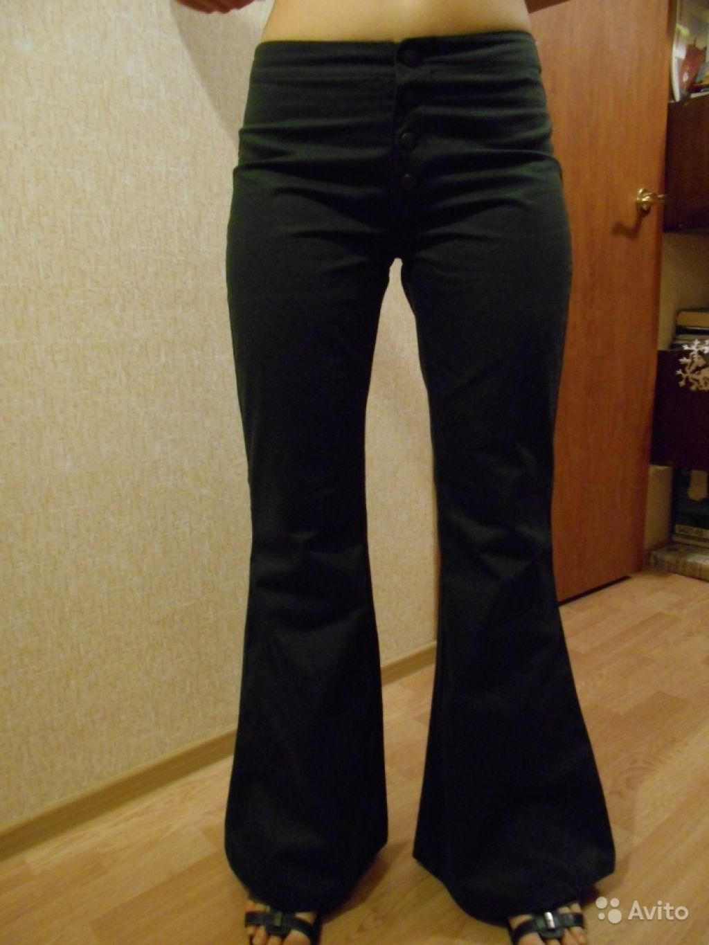 Новые красивые джинсы клеш р-р 42-44 в Москве. Фото 1
