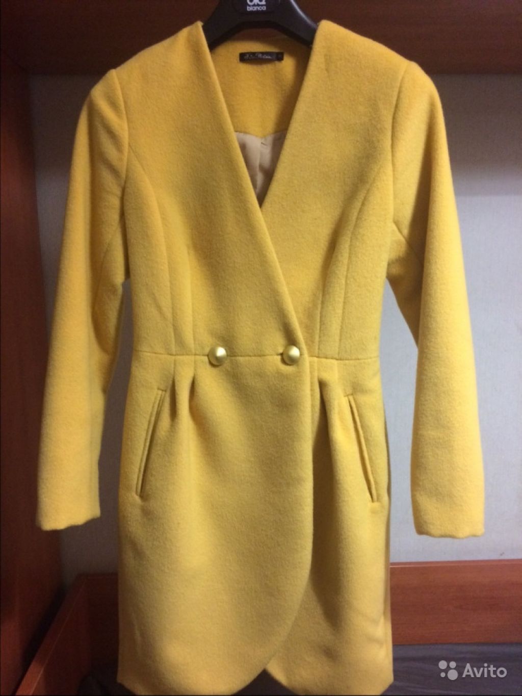Жёлтое пальто Kira Plastinina в Москве. Фото 1