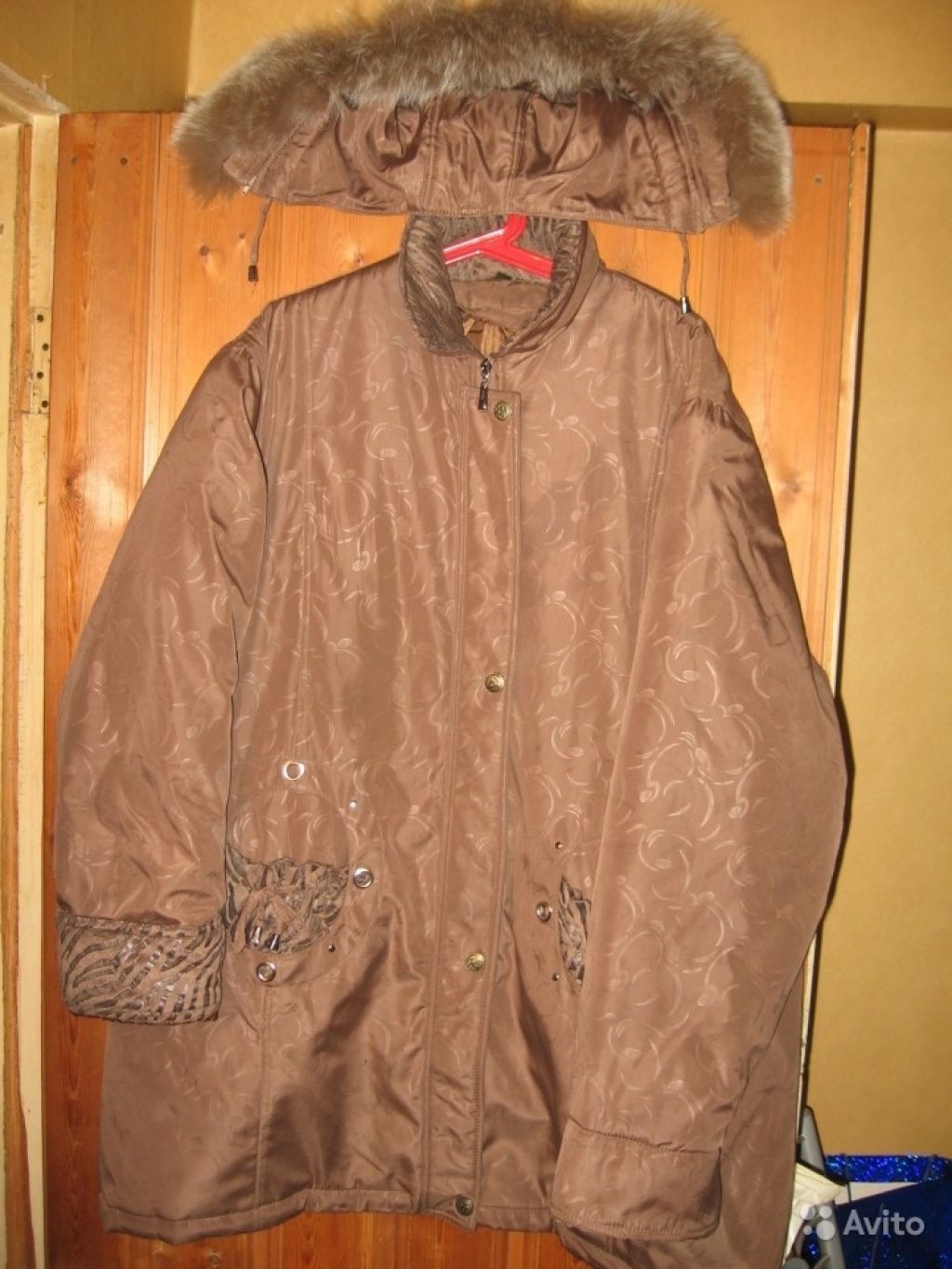 Куртка демисезонная коричневая c капюшоном в Москве. Фото 1