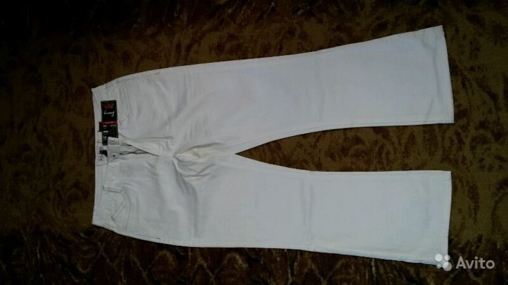Новые белые джинсы р.50 в Москве. Фото 1