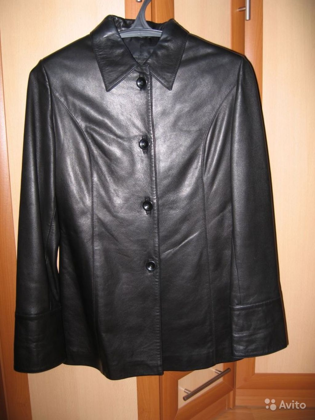 Кожаная чёрная куртка. Размер S в Москве. Фото 1