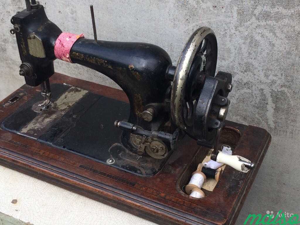 Немецкая антикварная. Немецкая швейная машинка 1938. Швейная машинка антикварная Union. Старинные немецкие Швейные машинки. Швейная машинка в старину.