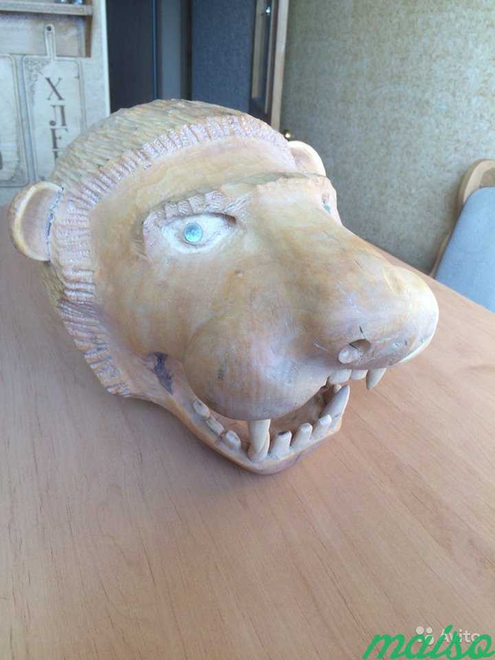 Деревянная маска льва в Москве. Фото 3