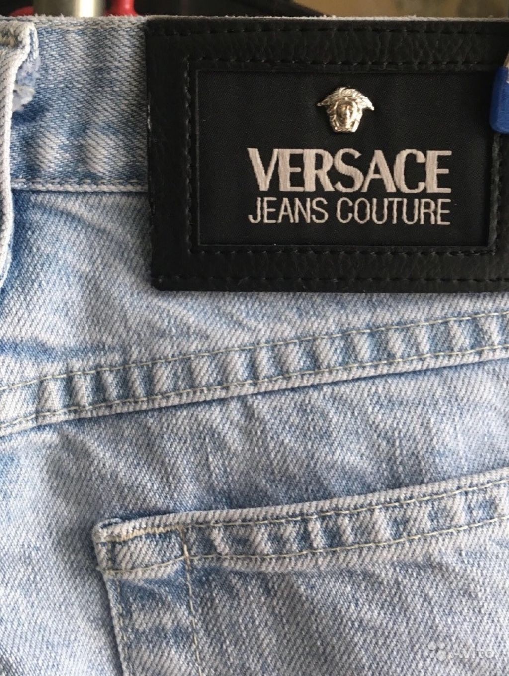 Versace jeans мужские. Джинсы Versace 2023. Джинсы Versace v2. Джинсы Версаче мужские оригинал. Versace Jeans Couture бирка.