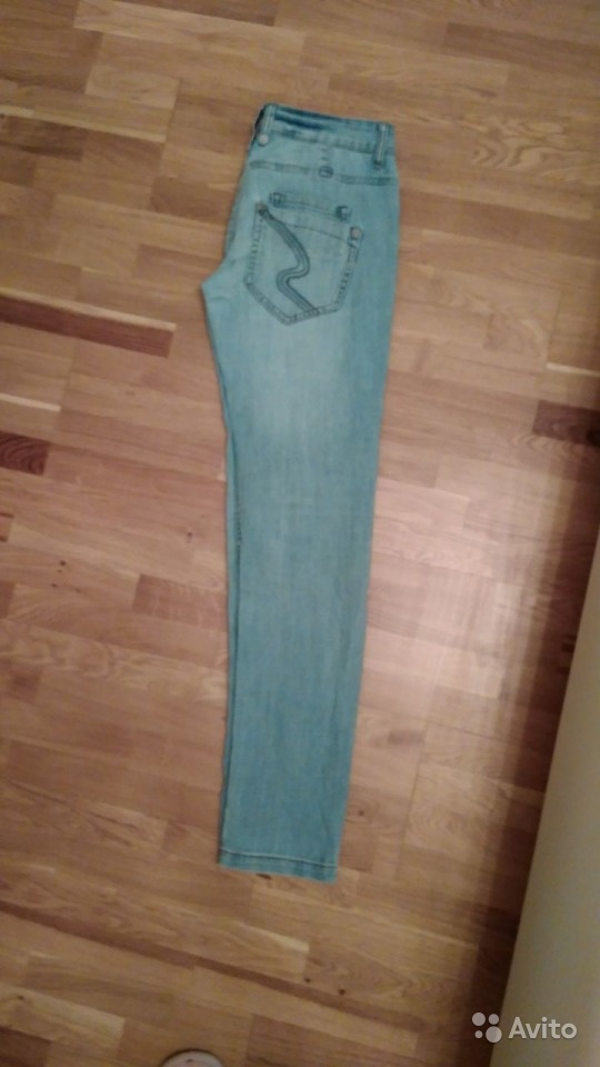 Четкий 28 размер джинсы голубые зауженные Италия в Москве. Фото 1