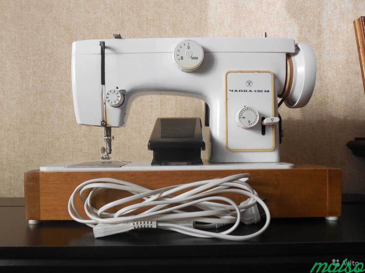 Швейная машинка Чайка 132М с кофром + расходники в Москве. Фото 1
