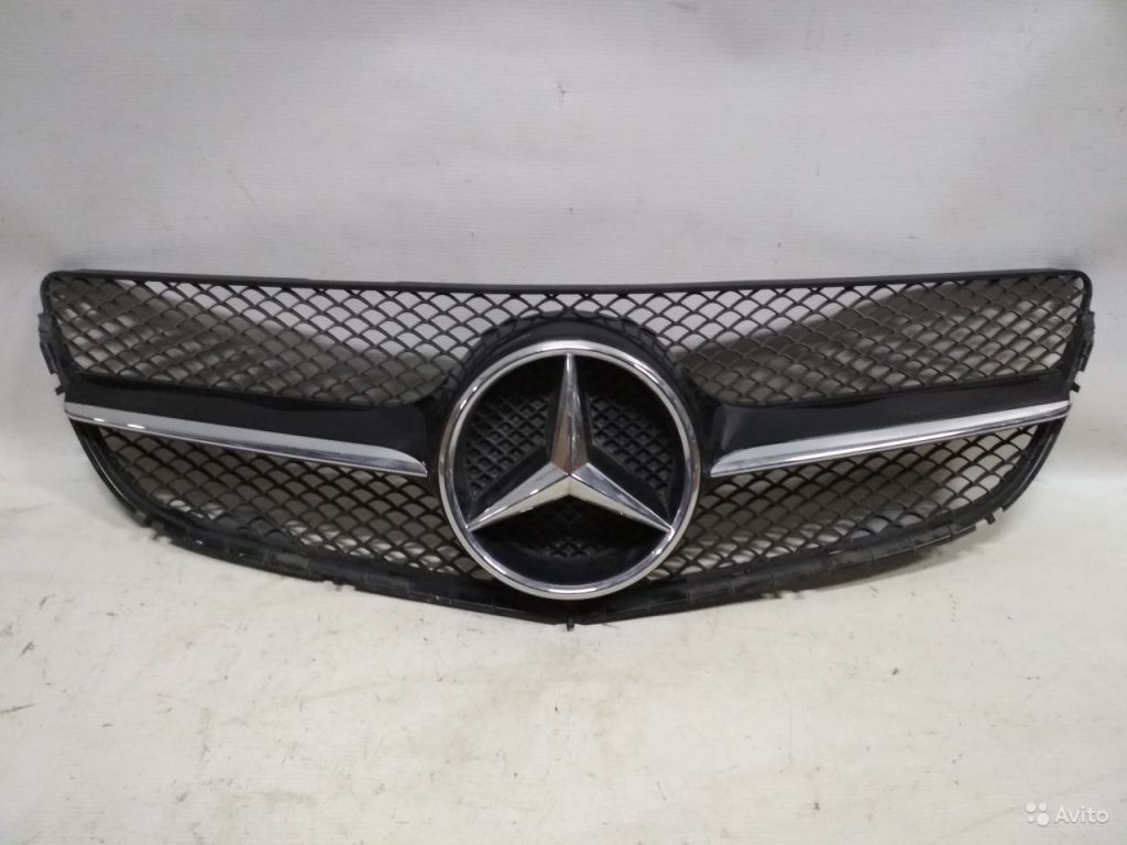 Решетка радиатора Mercedes w207 2078803183 в Москве. Фото 1