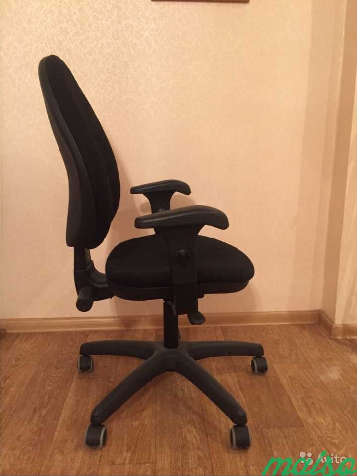 Кресло компьютерное Икеа крутящееся продам в Москве. Фото 2