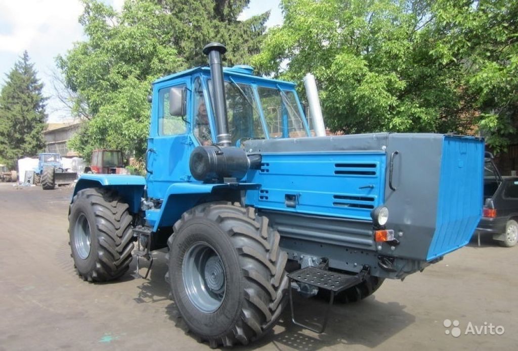 Трактор хтз Т 150 (кабина старого образца) в Москве. Фото 1