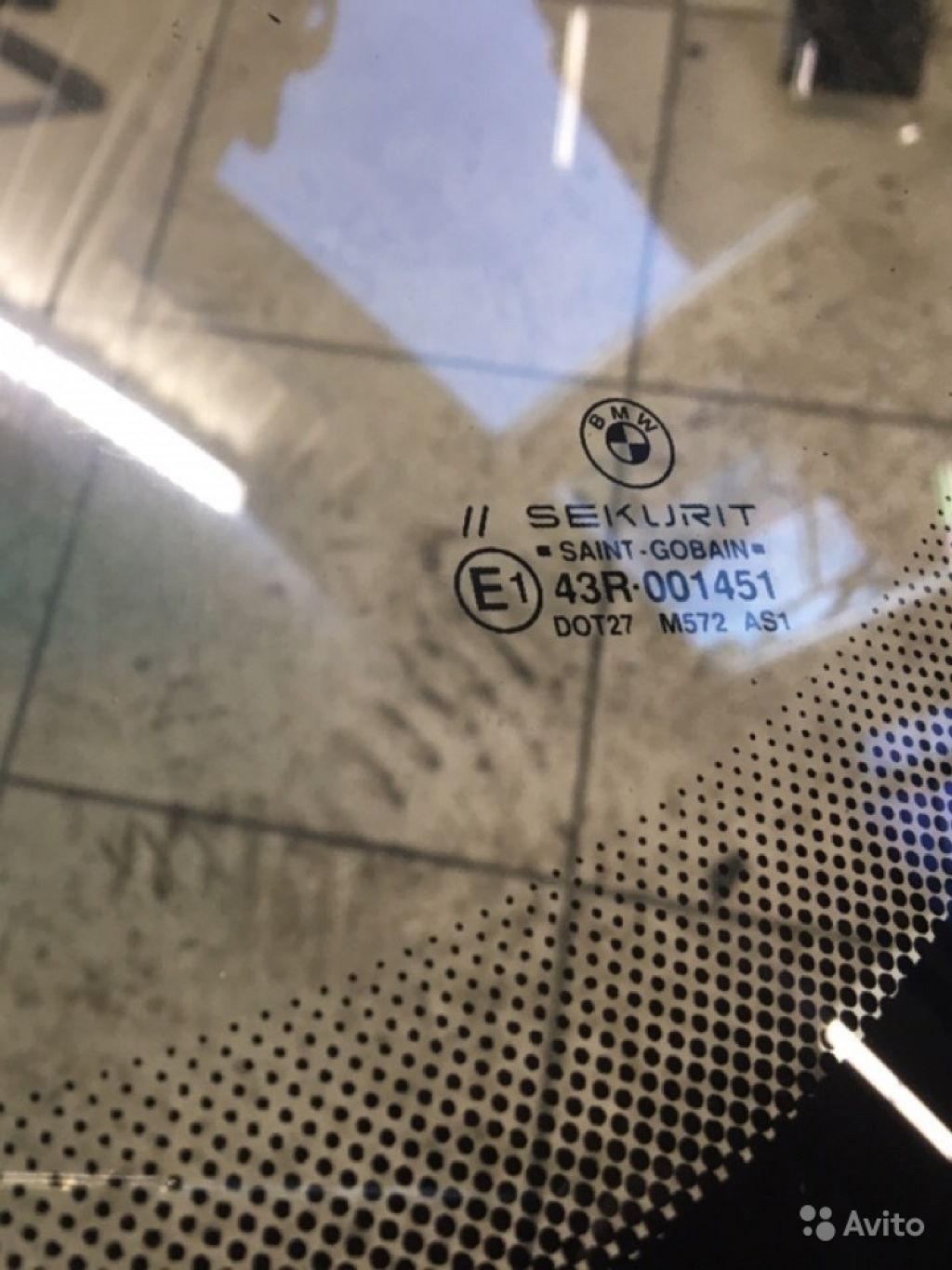 Новое оригинальное стекло на BMW E38 в Москве. Фото 1