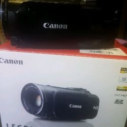 Canon HF S200