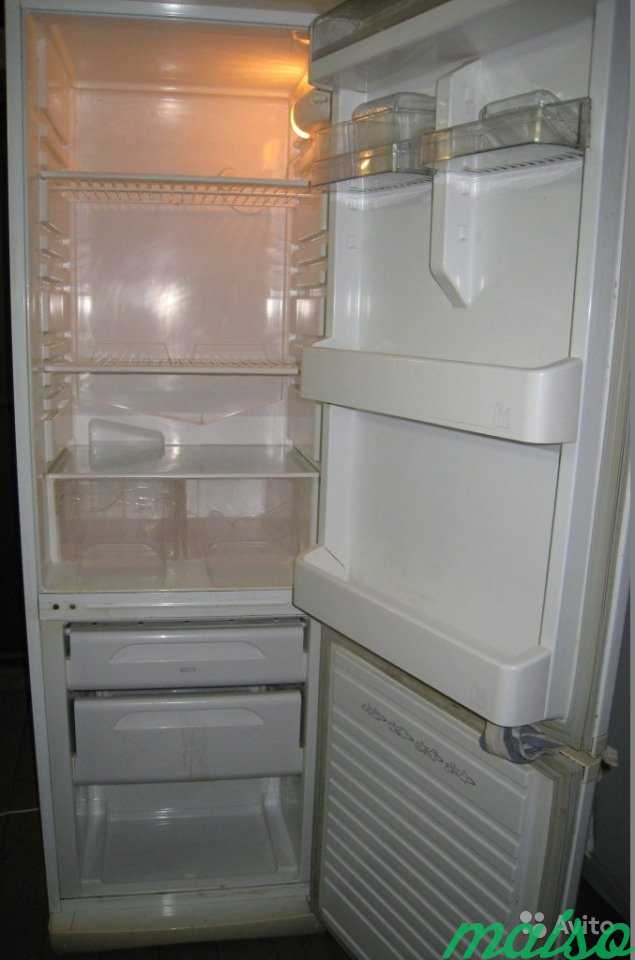 Рабочий двухкамерный холодильник electrolux 190х60 в Москве. Фото 1