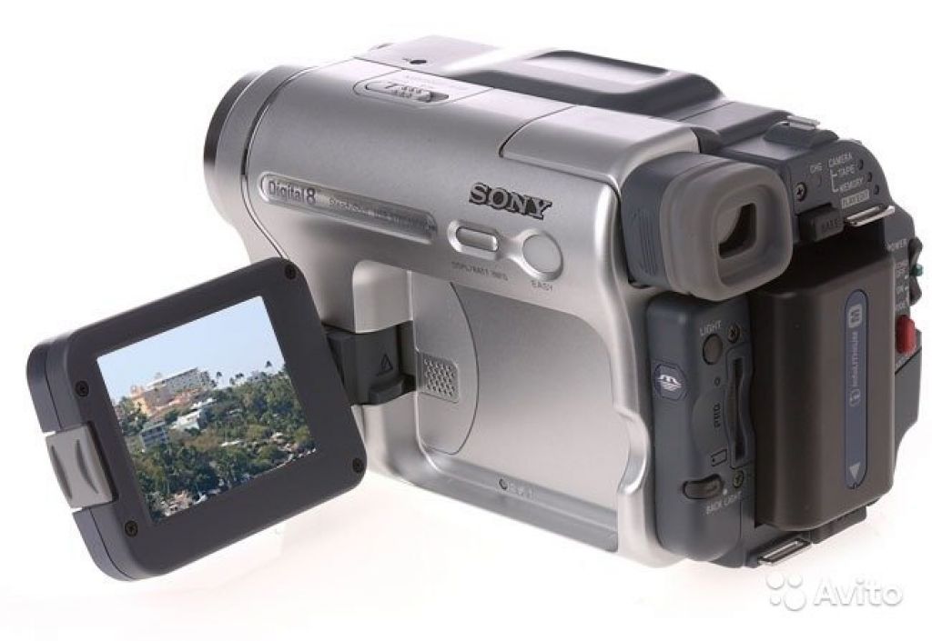 Камера на аккумуляторе. Sony Handycam DCR-trv460e. Sony Digital Handycam Digital 8. Sony DCR-TRV 17. Сони диджитал 8 видеокамера Handycam.
