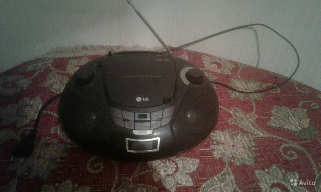 CD-магнитола LG портативная с USB в Москве. Фото 1