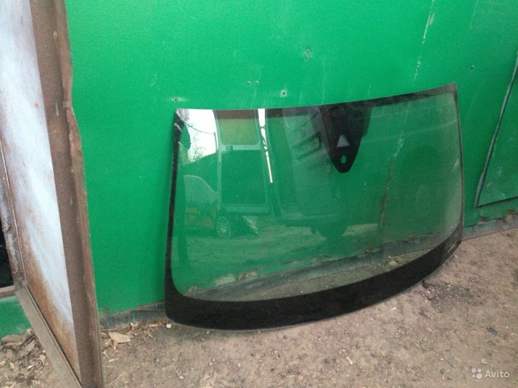 Фольксваген Туарег 2 лобовое стекло под камеру в Москве. Фото 1