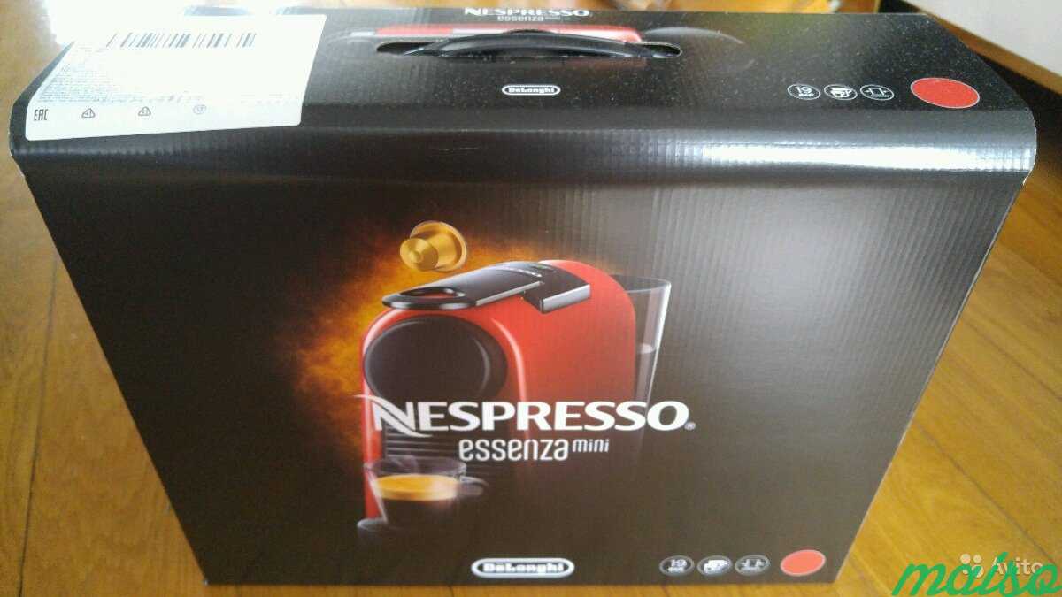 Кофемашина Nespresso Essenza mini красная Новая в Москве. Фото 1