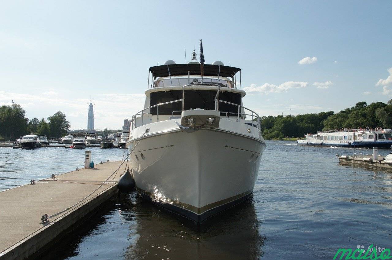 Моторная яхта Selene 54 в Санкт-Петербурге. Фото 5