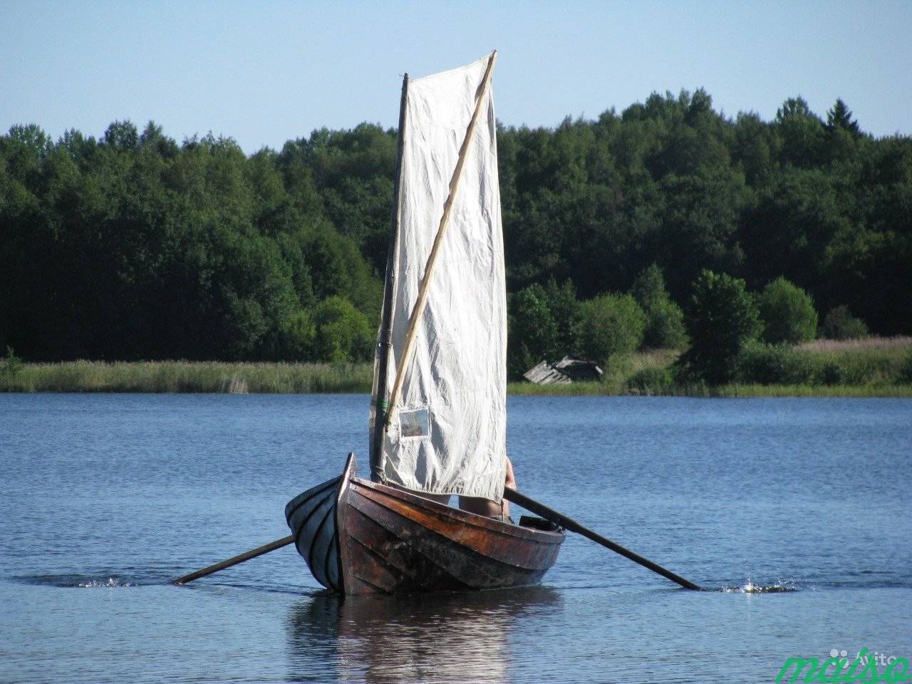 Деревянная моторная лодка в Санкт-Петербурге. Фото 5