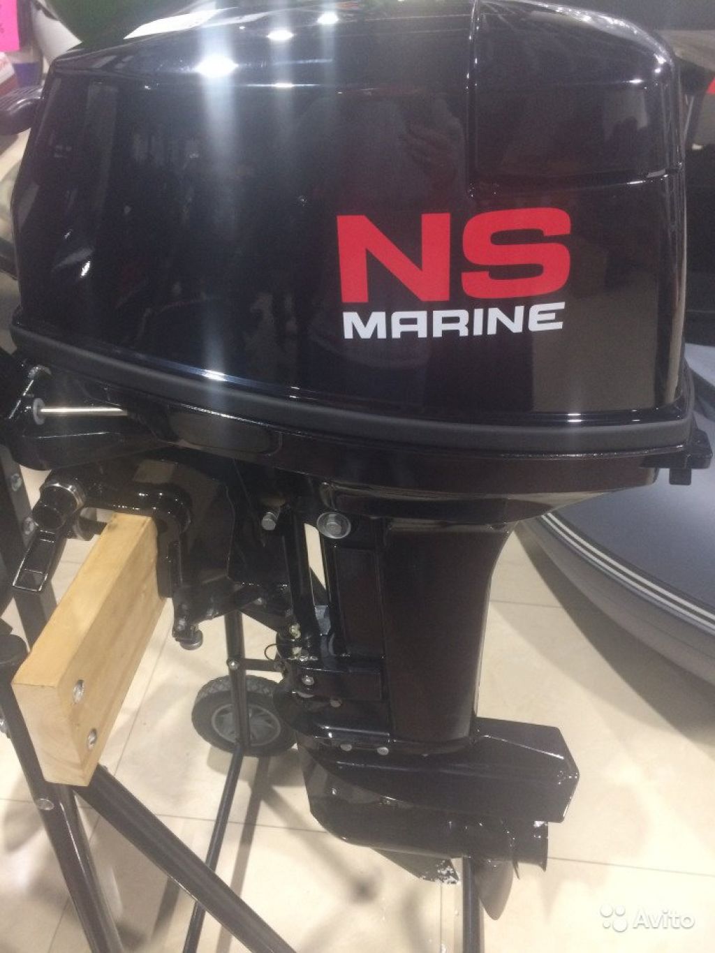 Подвесной лодочный мотор Nissan Marine 9.9лс в Москве. Фото 1