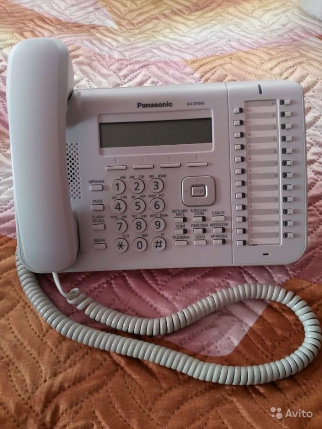 Системный телефон Panasonic KX-DT543RUW (белый) в Москве. Фото 1