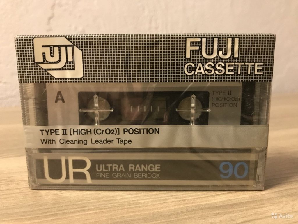 Винтажная аудиокассета Fuji UR 90 1980 года в Москве. Фото 1