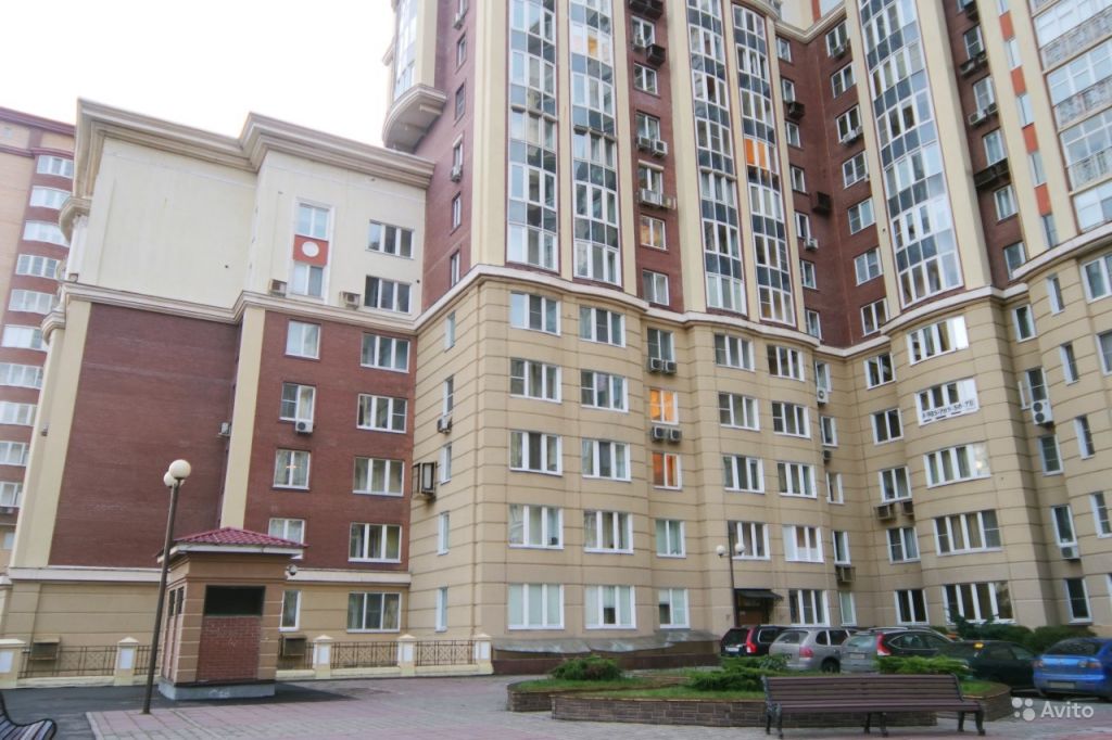 Продам квартиру 1-к квартира 54 м² на 2 этаже 20-этажного монолитного дома в Москве. Фото 1