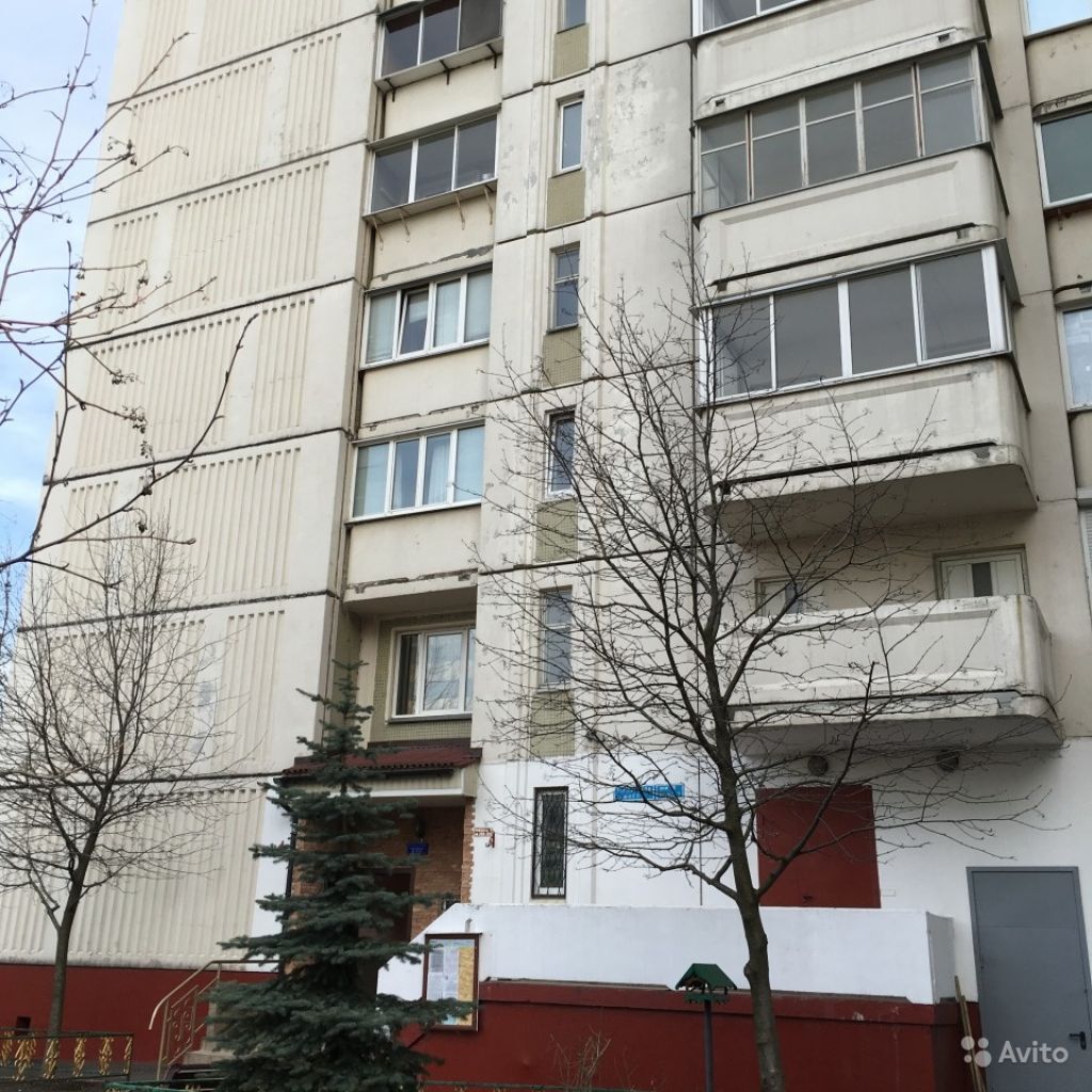 Сдам квартиру 3-к квартира 85 м² на 2 этаже 18-этажного панельного дома в Москве. Фото 1
