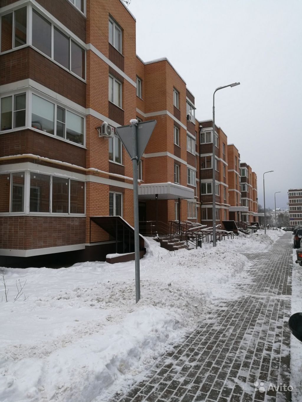 Продам квартиру 1-к квартира 54 м² на 3 этаже 4-этажного монолитного дома в Москве. Фото 1