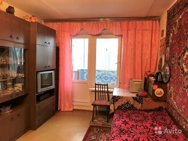 Продам комнату Комната 47 м² в 2-к квартире на 4 этаже 9-этажного панельного дома в Москве. Фото 1