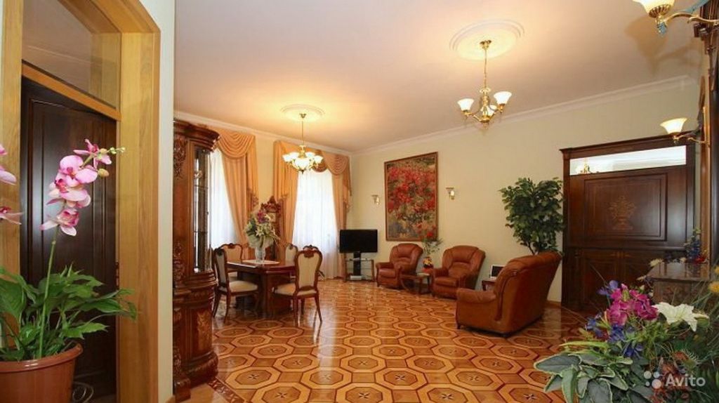 Сдам квартиру 4-к квартира 132 м² на 2 этаже 6-этажного кирпичного дома в Москве. Фото 1