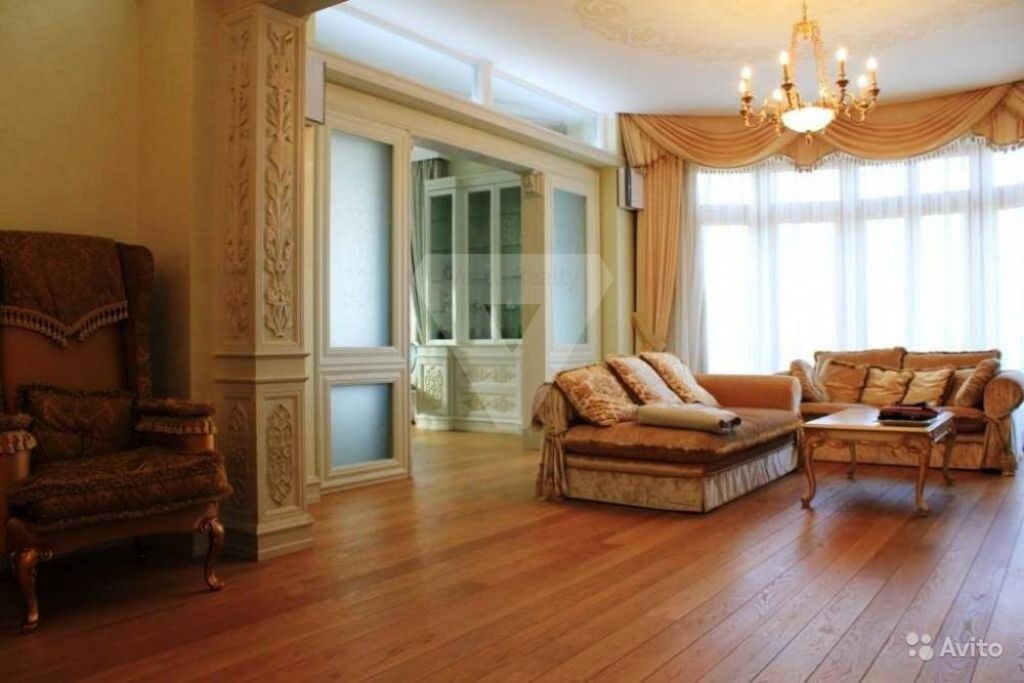 Продам квартиру 6-к квартира 270 м² на 5 этаже 9-этажного кирпичного дома в Москве. Фото 1