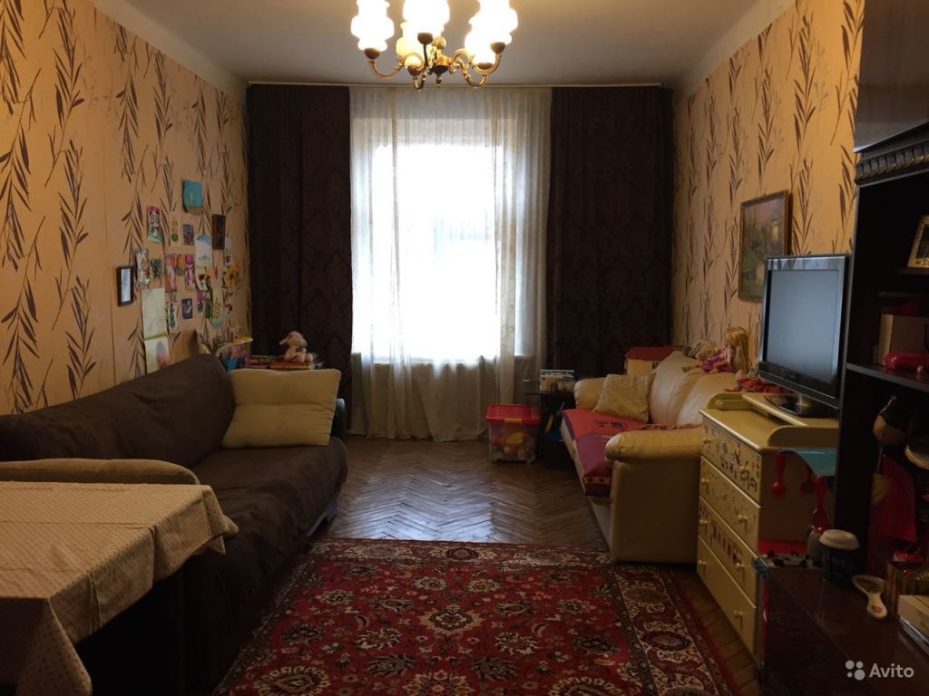 Продам квартиру 3-к квартира 95 м² на 4 этаже 5-этажного кирпичного дома в Москве. Фото 1