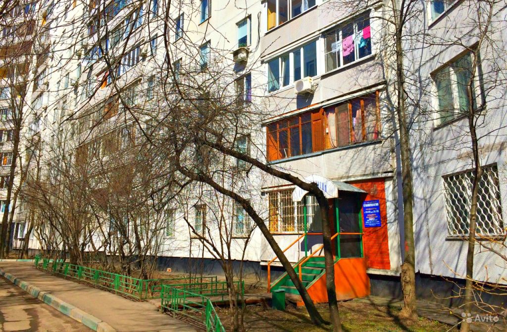 Продам квартиру Студия 13 м² на 1 этаже 12-этажного панельного дома в Москве. Фото 1