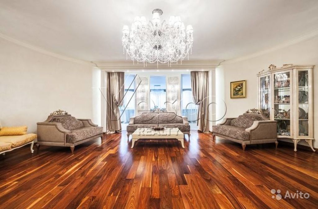 Продам квартиру 5-к квартира 200 м² на 4 этаже 17-этажного кирпичного дома в Москве. Фото 1