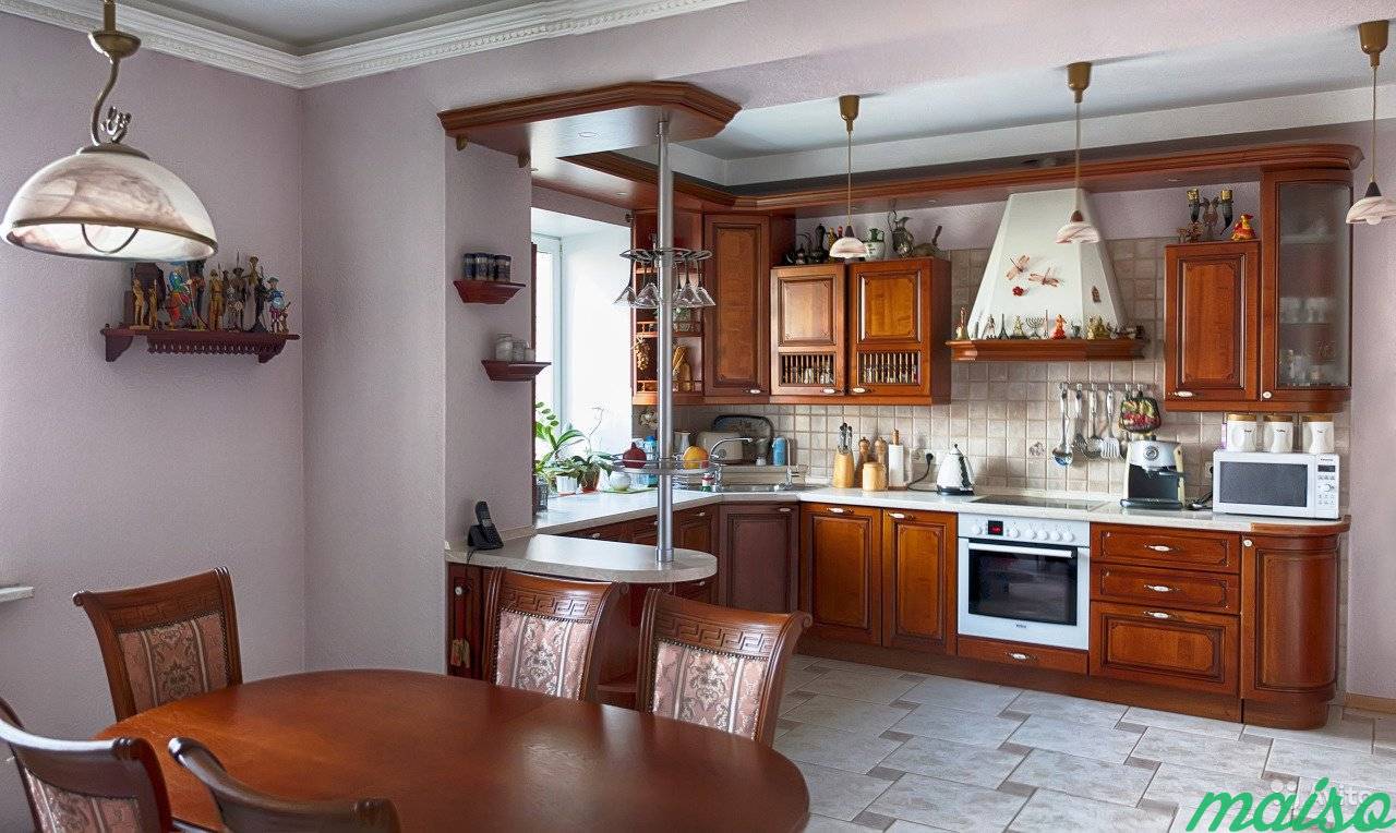 4 комнатные в спб. Кухня Луизиана Италия. Кухня терракотового цвета. Терракотовые стены на кухне. Оранжевая кухня в интерьере.
