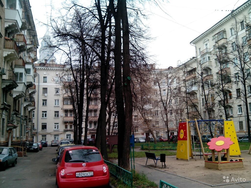 Продам квартиру 2-к квартира 64 м² на 1 этаже 7-этажного кирпичного дома в Москве. Фото 1