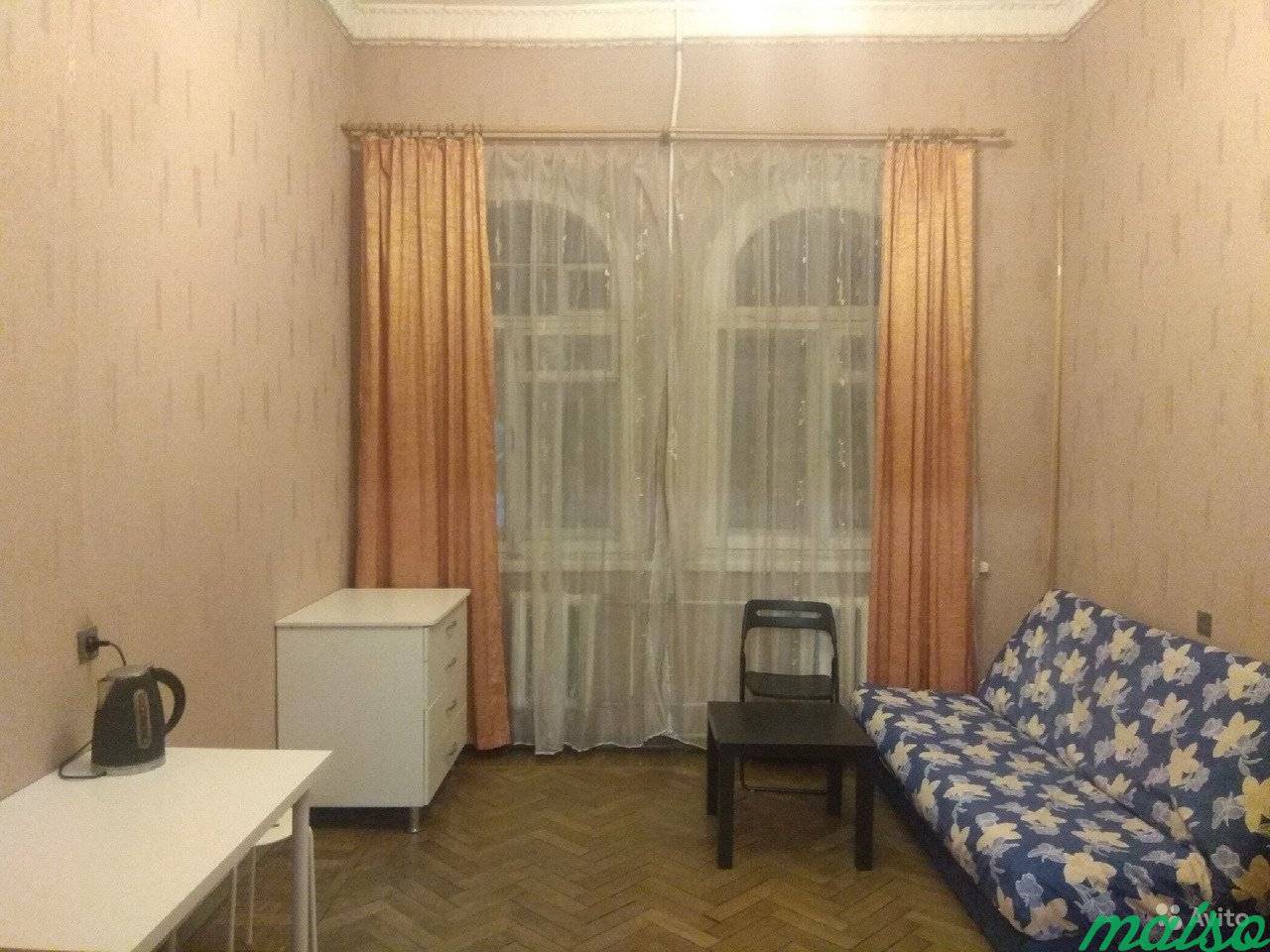 Комната 16.5 м² в >, 9-к, 2/6 эт. в Санкт-Петербурге. Фото 1