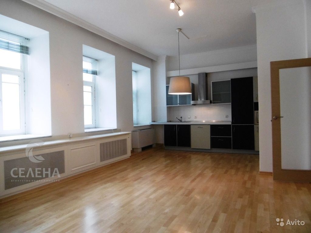 Сдам квартиру 3-к квартира 92 м² на 1 этаже 3-этажного кирпичного дома в Москве. Фото 1