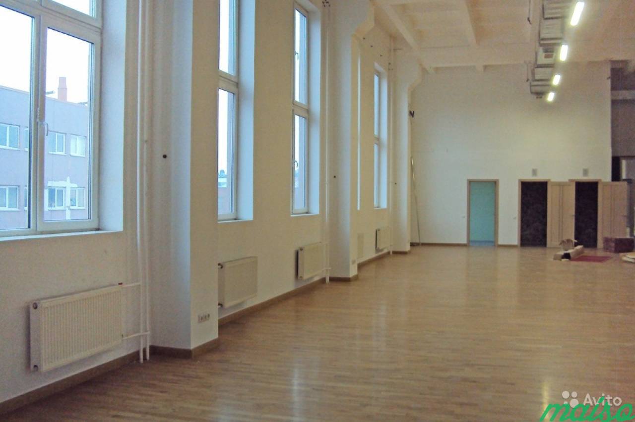 Офис с высоооким потолком 381 м² от собственника в Санкт-Петербурге. Фото 1