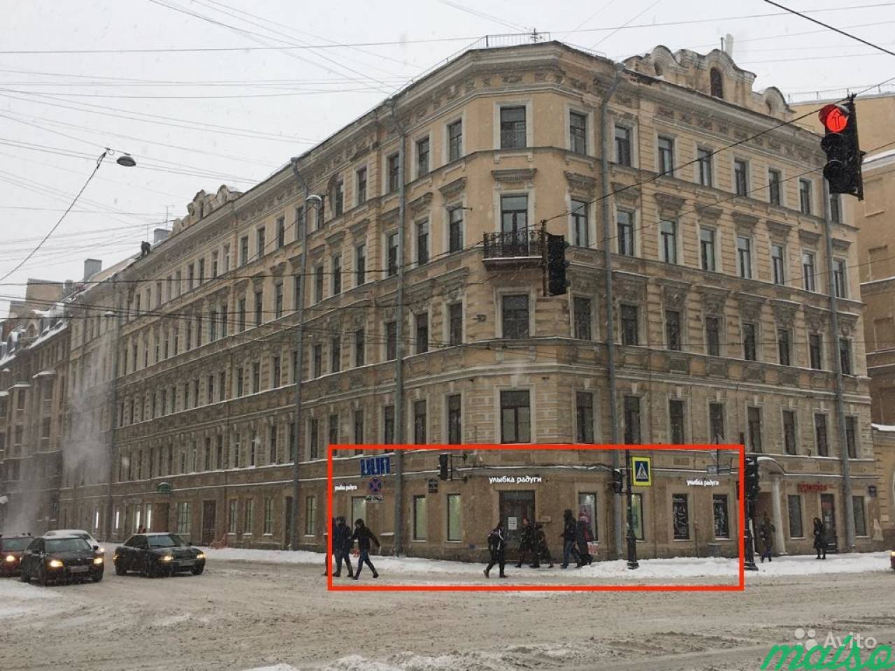 Торговое помещение с витринами, 135 м² на Невском в Санкт-Петербурге. Фото 2