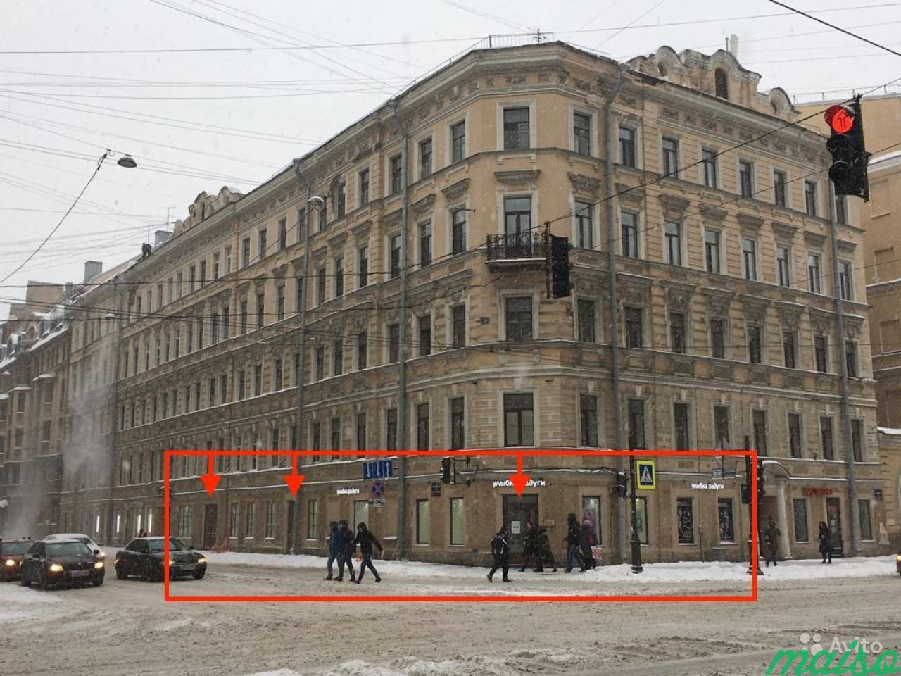 Торговое помещение с витринами, 263 м² на Невском в Санкт-Петербурге. Фото 2