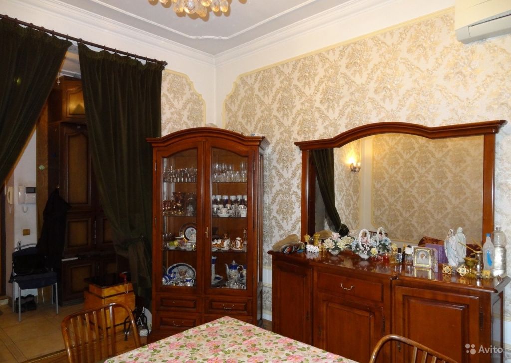 Продам квартиру 6-к квартира 152 м² на 3 этаже 4-этажного кирпичного дома в Москве. Фото 1