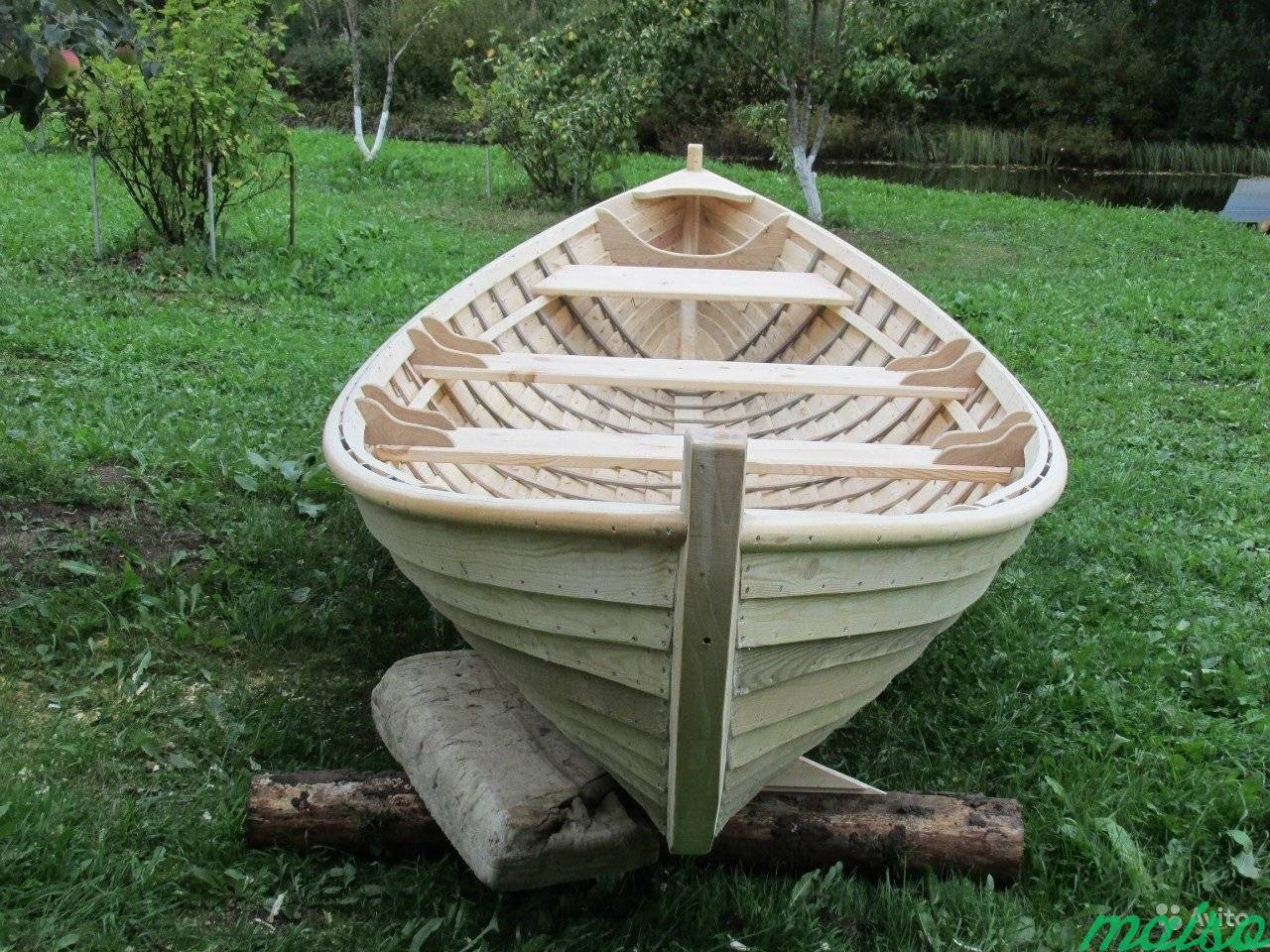 Деревянная лодка в Санкт-Петербурге. Фото 3