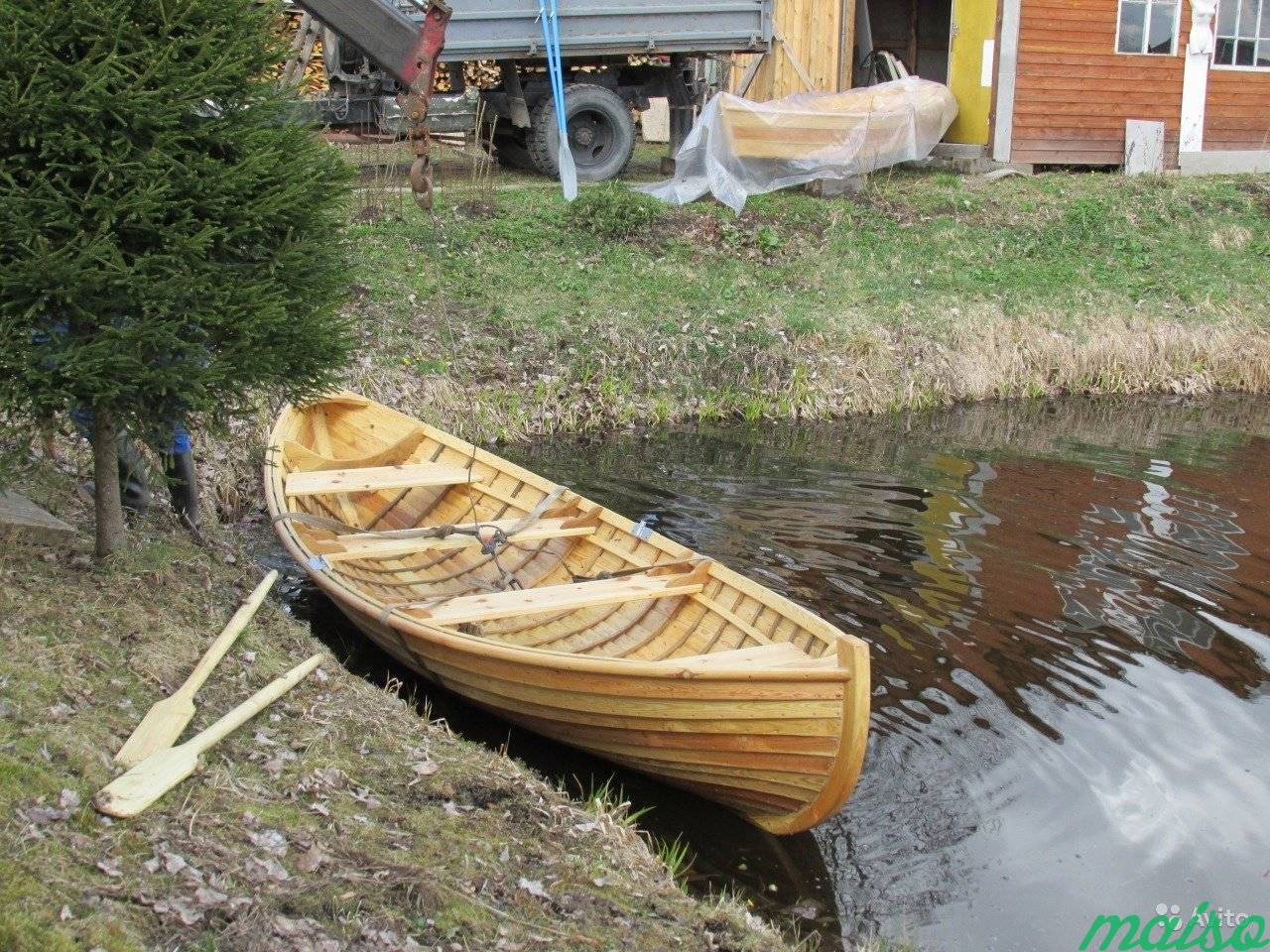 Деревянная лодка в Санкт-Петербурге. Фото 6