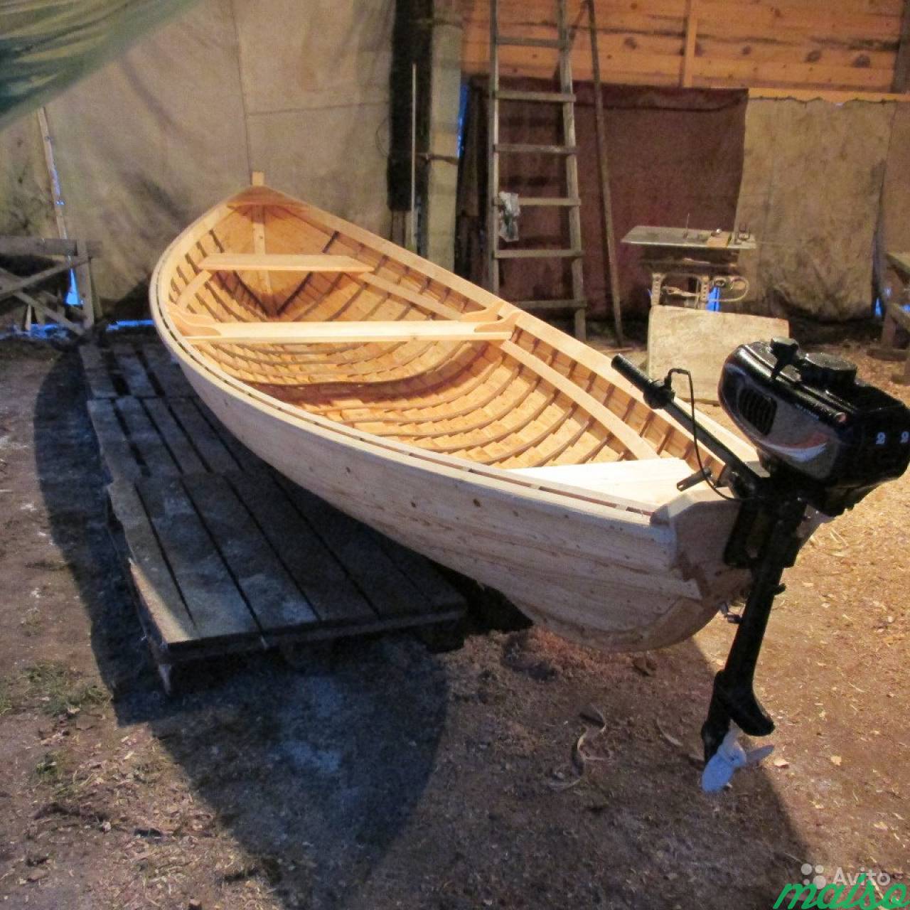 Деревянная лодка в Санкт-Петербурге. Фото 8