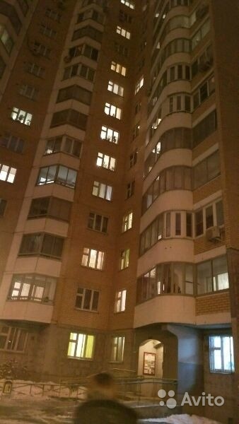 Продам квартиру 3-к квартира 76 м² на 2 этаже 17-этажного панельного дома в Москве. Фото 1