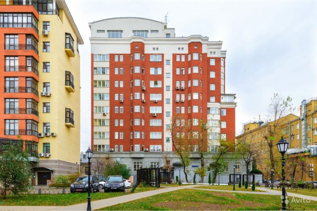 Продам квартиру 3-к квартира 130 м² на 9 этаже 9-этажного кирпичного дома в Москве. Фото 1