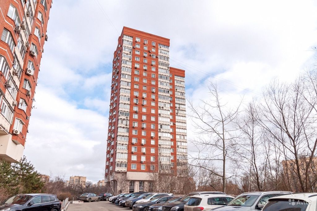 Продам квартиру 3-к квартира 115 м² на 15 этаже 22-этажного кирпичного дома в Москве. Фото 1